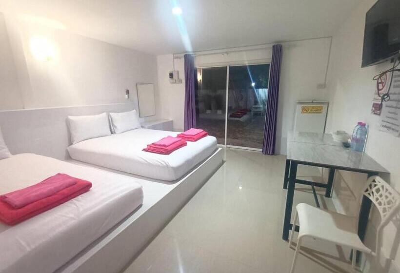 اتاق استاندارد سه نفره, Saan Rak Resort