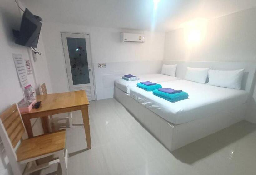 اتاق استاندارد سه نفره, Saan Rak Resort