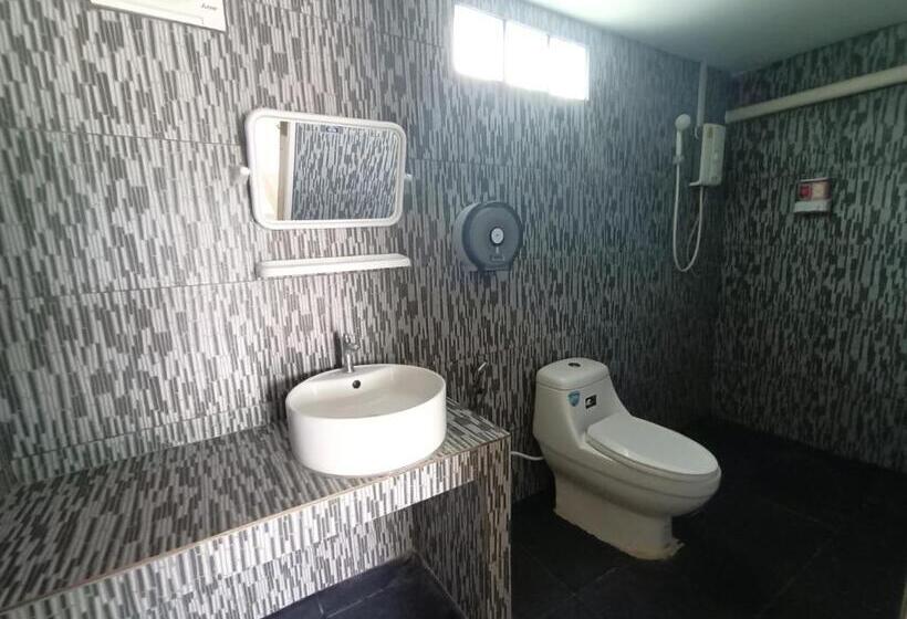 اتاق استاندارد سه نفره, Saan Rak Resort