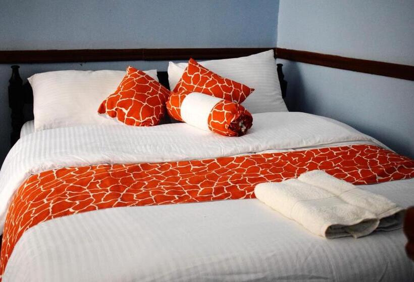 اتاق استاندارد با چشم‌انداز باغ, Sheywe Hotel Kakamega
