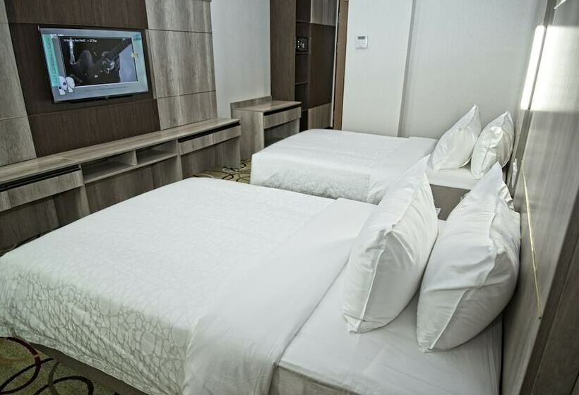 Quarto Estandar, Ano