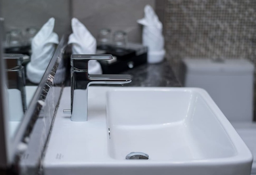 Quarto Superior, Ano