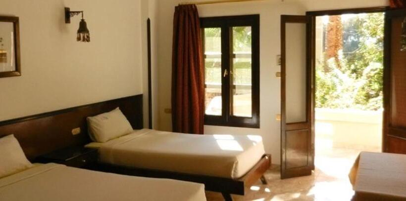 디럭스 룸, El Nakhil