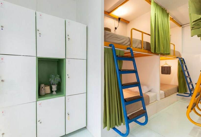 Cama em Quarto Partilhado, Aekkeko Hostel