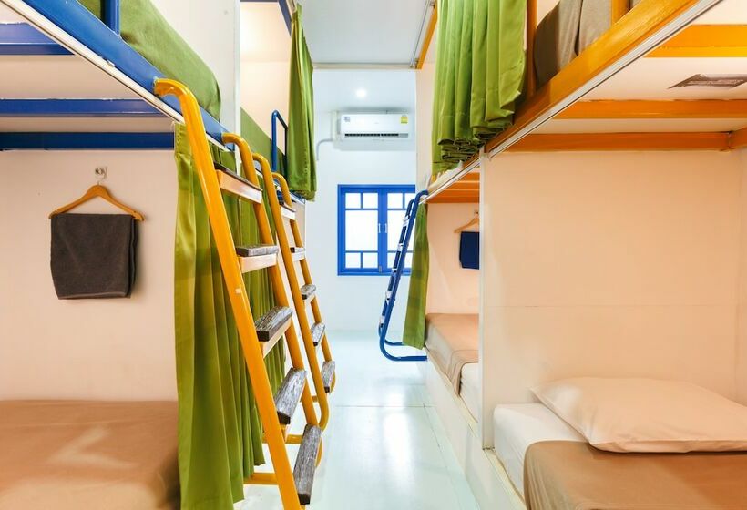 Cama em Quarto Partilhado, Aekkeko Hostel