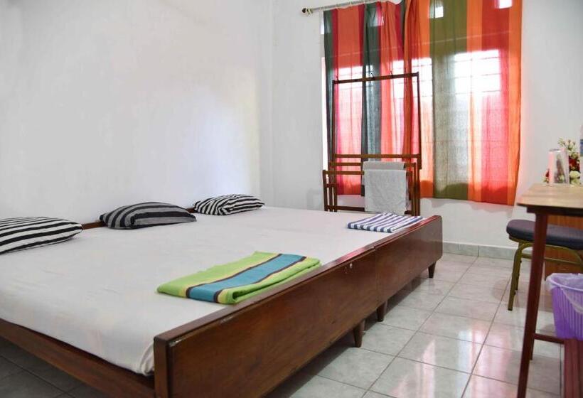 Семейный Номер Совместный Санузел, Lodge In 611