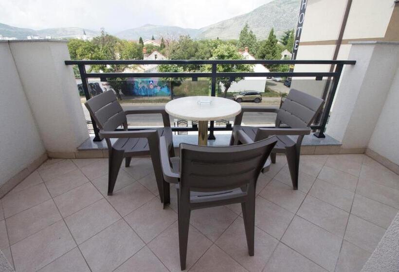اتاق استاندارد سه تخته با بالکن, Villa Bojcic