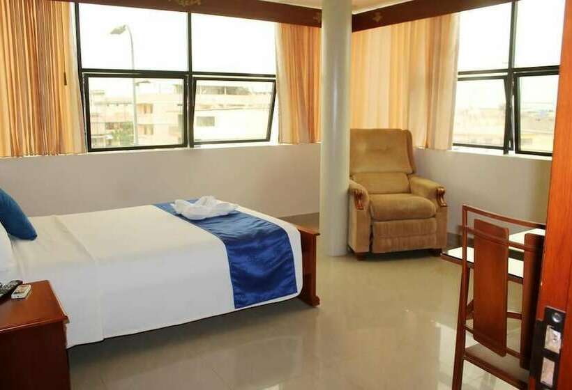 标准单人间, Adriands