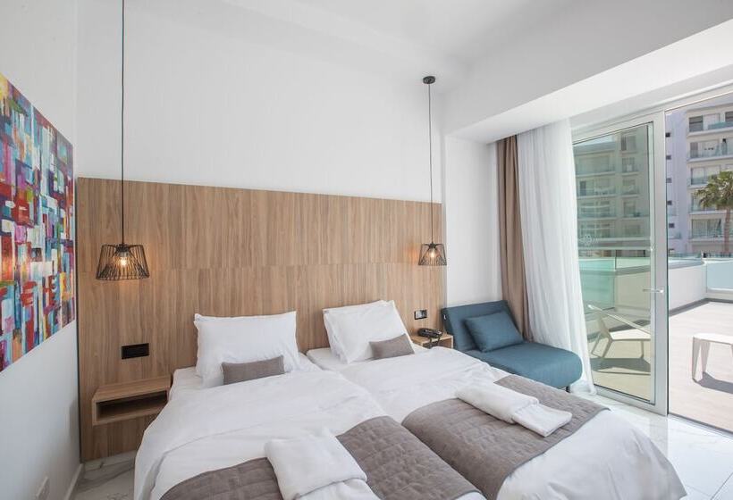 サイドオーシャンビュースタンダードルーム, The Blue Ivy Hotel & Suites