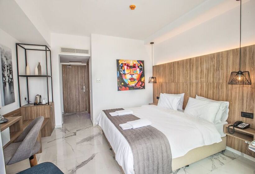 サイドオーシャンビュースタンダードルーム, The Blue Ivy Hotel & Suites