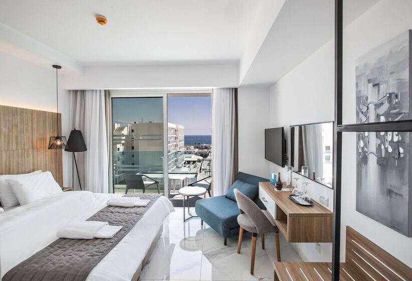 オーシャンビュースーペリアールーム, The Blue Ivy Hotel & Suites