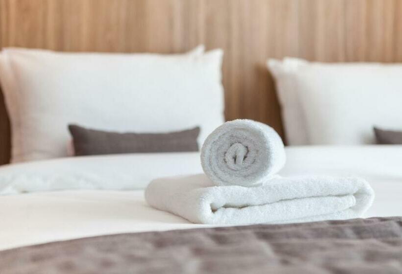 Номер Стандарт Внутренний, The Blue Ivy Hotel & Suites
