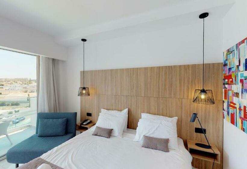 Номер Стандарт Внутренний, The Blue Ivy Hotel & Suites