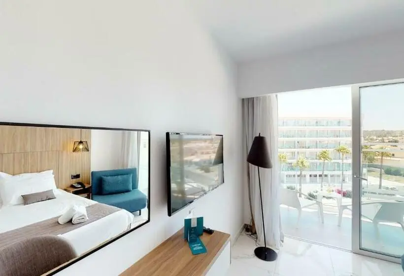Standard Interior Room