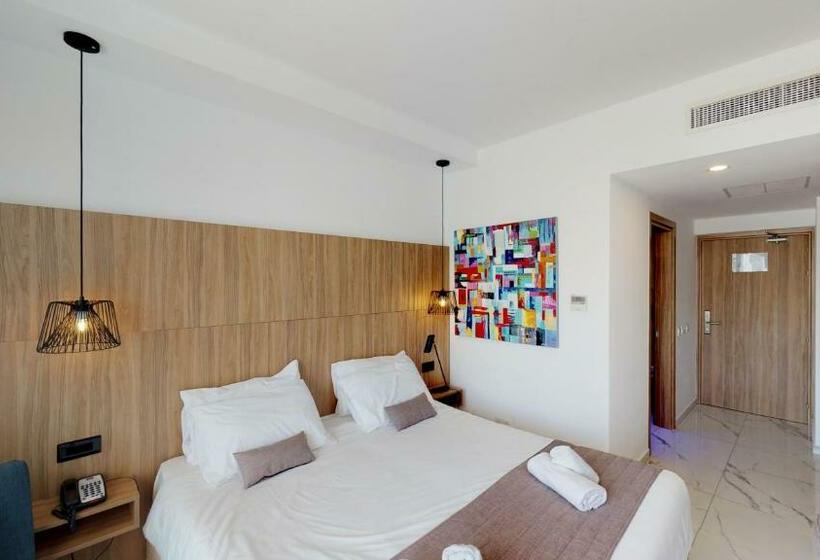 サイドオーシャンビュースタンダードルーム, The Blue Ivy Hotel & Suites