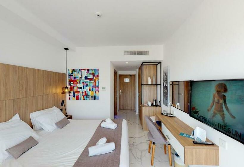 Номер Стандарт Боковой Вид на Море, The Blue Ivy Hotel & Suites