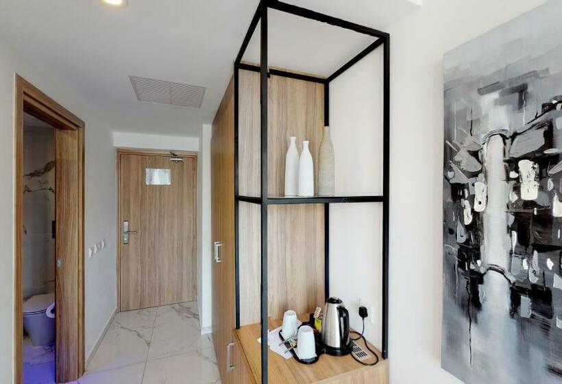 サイドオーシャンビュースタンダードルーム, The Blue Ivy Hotel & Suites