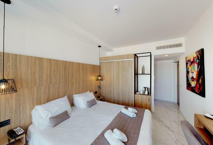 オーシャンビュースーペリアールーム, The Blue Ivy Hotel & Suites