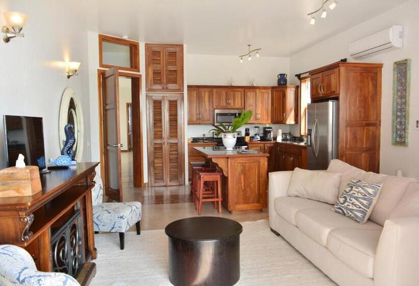 جناح رئاسى, Brahma Blue Resort