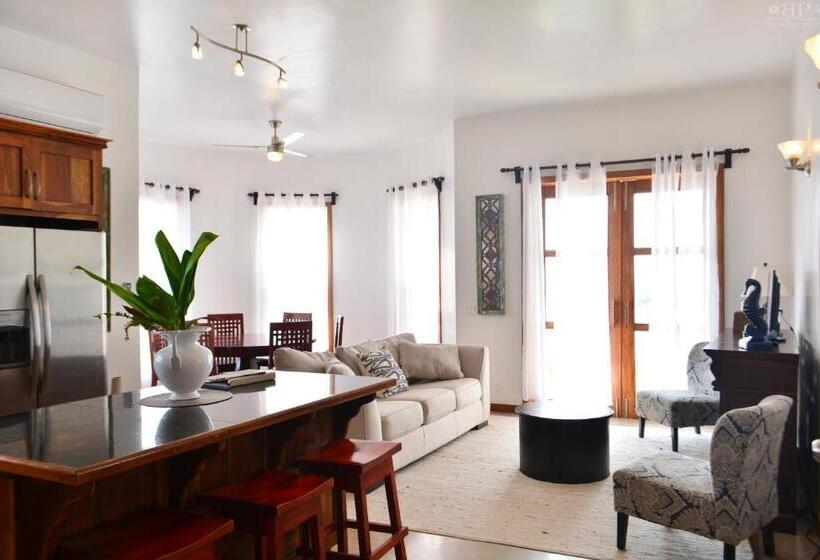 جناح رئاسى, Brahma Blue Resort