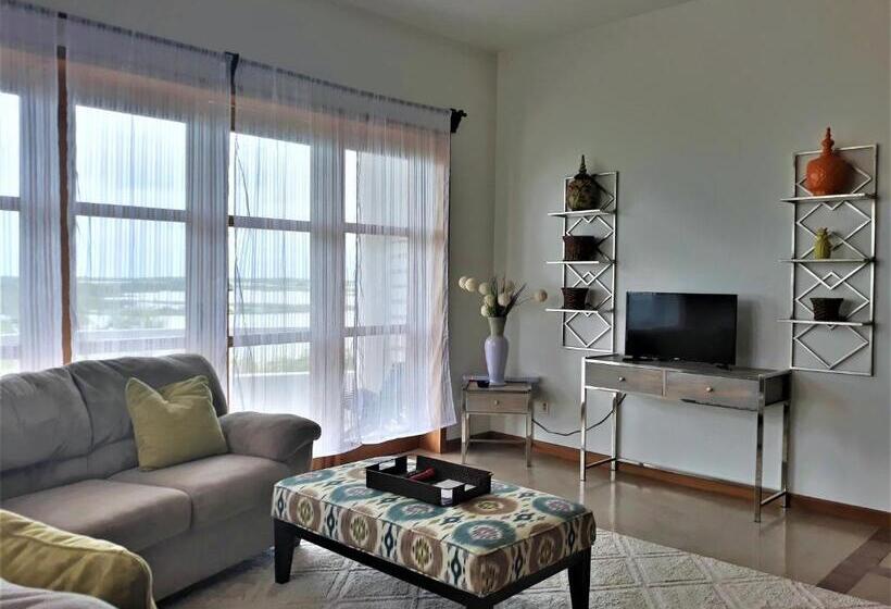 جناح مطل على البحيرة, Brahma Blue Resort