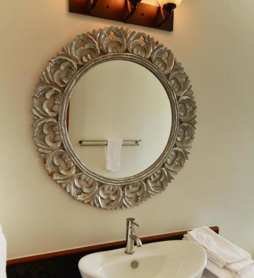 جناح رئاسى, Brahma Blue Resort