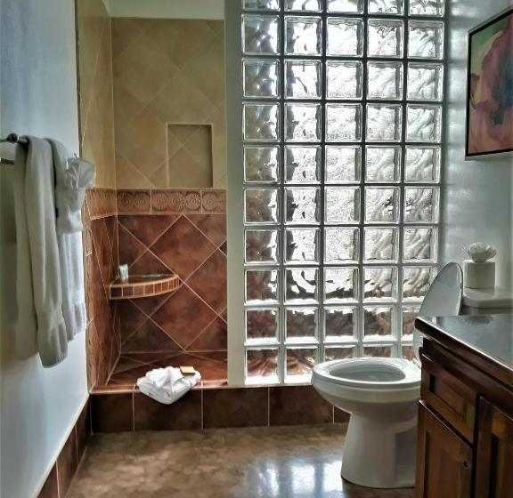 جناح عائلي, Brahma Blue Resort