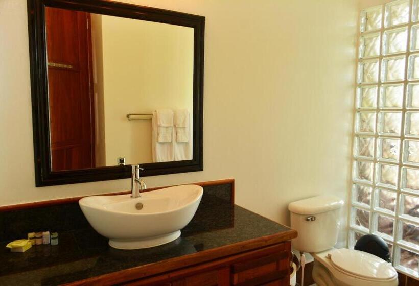 جناح مطلّ علي الحديقة, Brahma Blue Resort