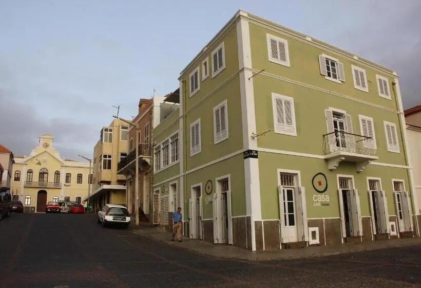 اتاق لوکس با تخت بزرگ, Casa Café Mindelo