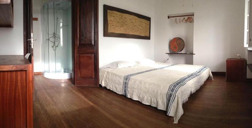 اتاق لوکس با تخت بزرگ, Casa Café Mindelo