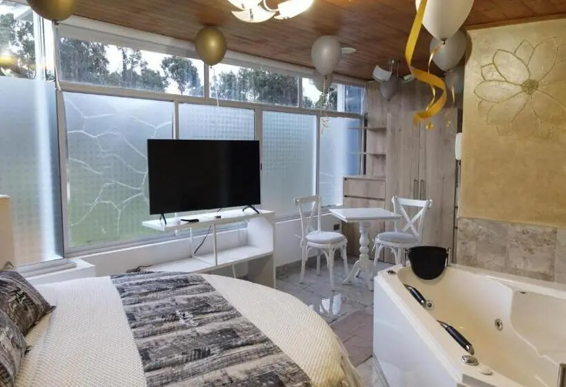 سوییت, Casa Loma