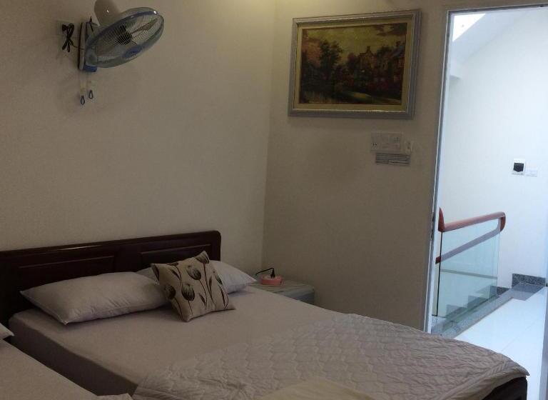 اتاق استاندارد چهارنفره با بالکن, Khách Sạn Thu Thảo