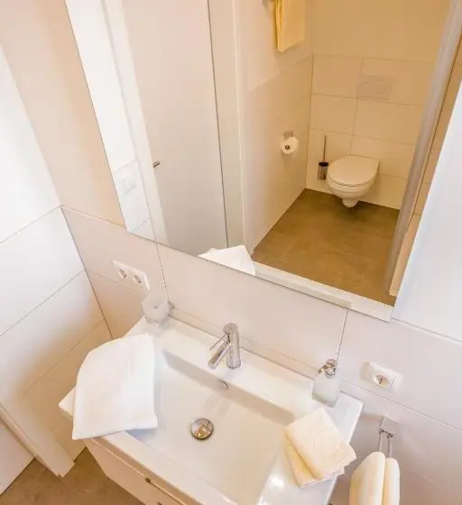 Standard-huone Parveke, Gästehaus Gritsch
