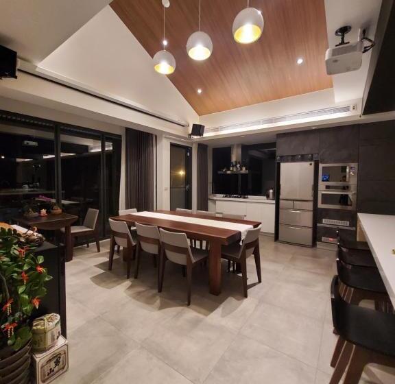 اتاق استاندارد چهارنفره با بالکن, 山月二二villa溫泉墅