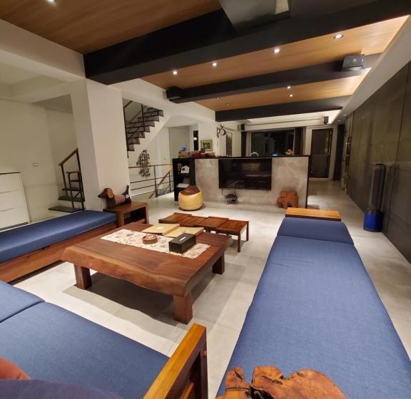 اتاق استاندارد چهارنفره با بالکن, 山月二二villa溫泉墅