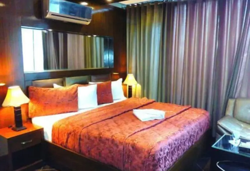 سوییت اجرایی, Bling Hotel International