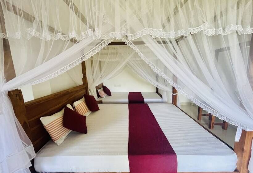 Трехместный Номер Deluxe, Green Hut Nature Resort