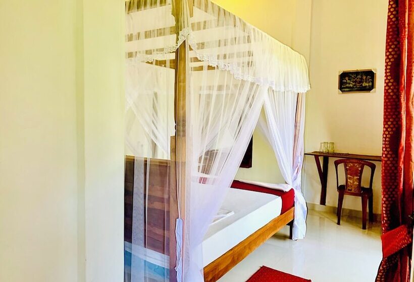 Трехместный Номер Deluxe, Green Hut Nature Resort