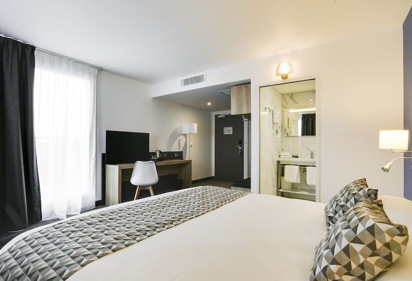 سوییت جونیور, Brit Hotel Confort Loches