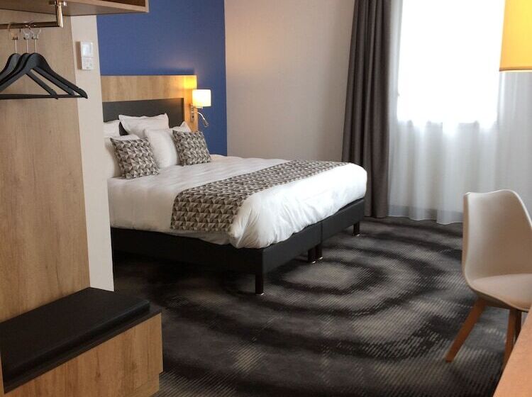 Полулюкс, Brit Hotel Confort Loches