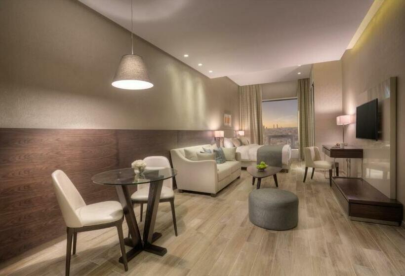 استودیوی سوپریور, The House Boutique Suites