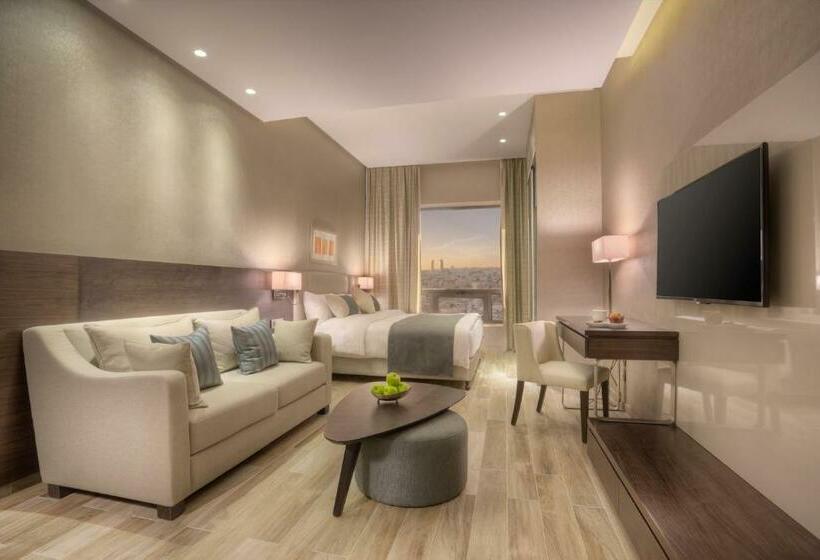 استودیوی سوپریور, The House Boutique Suites