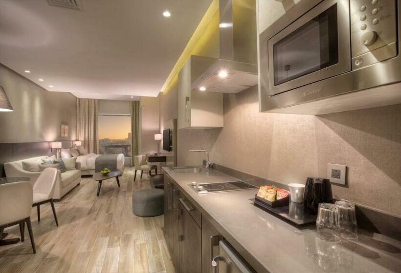 استودیوی سوپریور, The House Boutique Suites