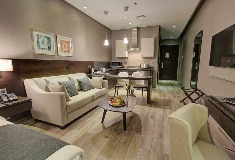 استودیوی سوپریور, The House Boutique Suites