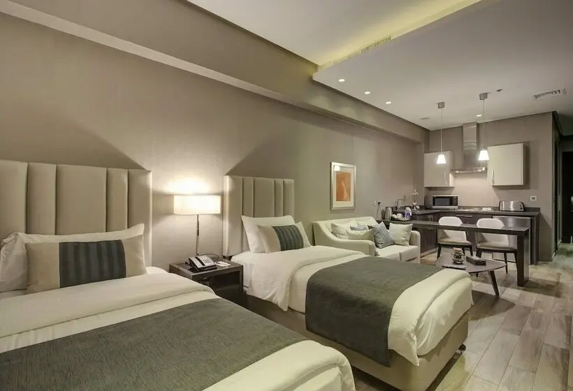 استودیوی سوپریور, The House Boutique Suites