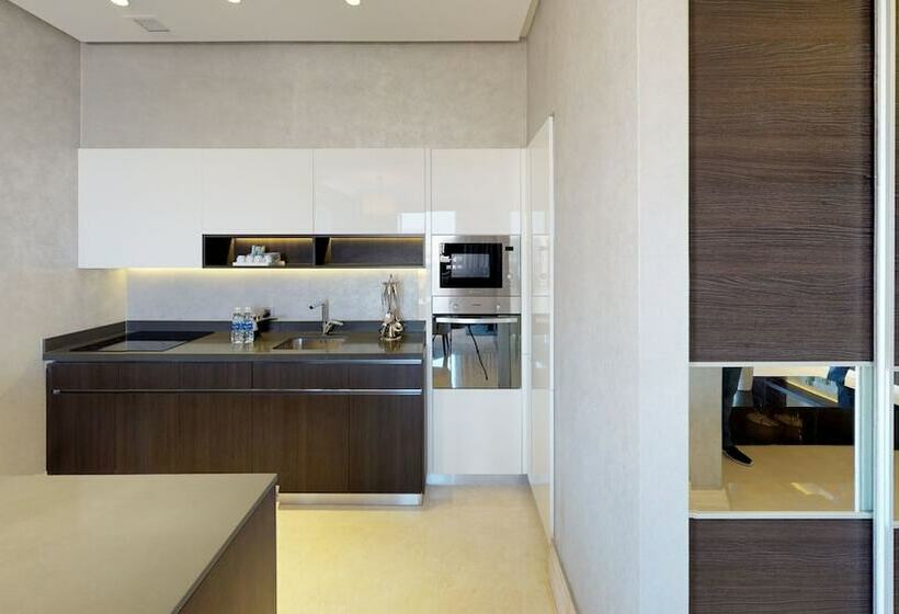 سوئیت سلطنتی 3 خوابه, The House Boutique Suites