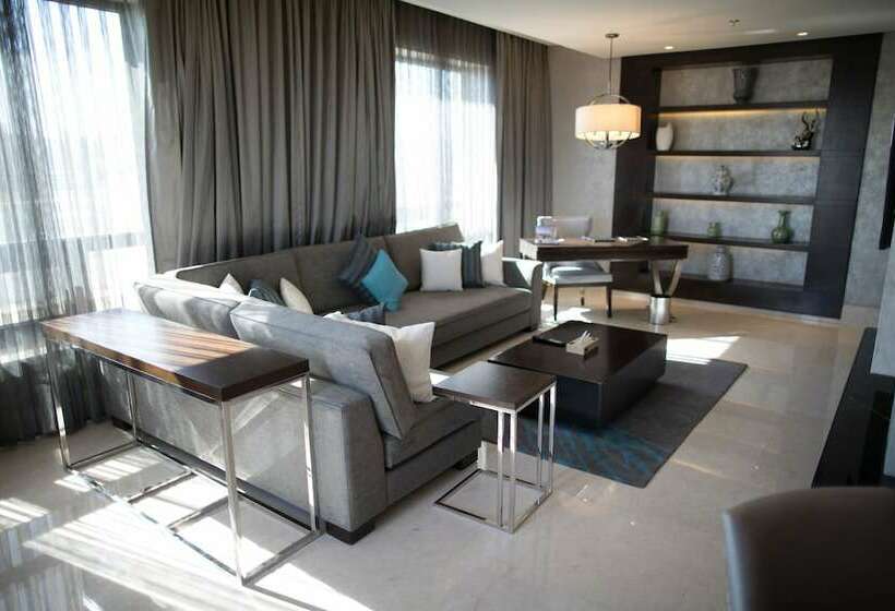 سوئیت سلطنتی 3 خوابه, The House Boutique Suites