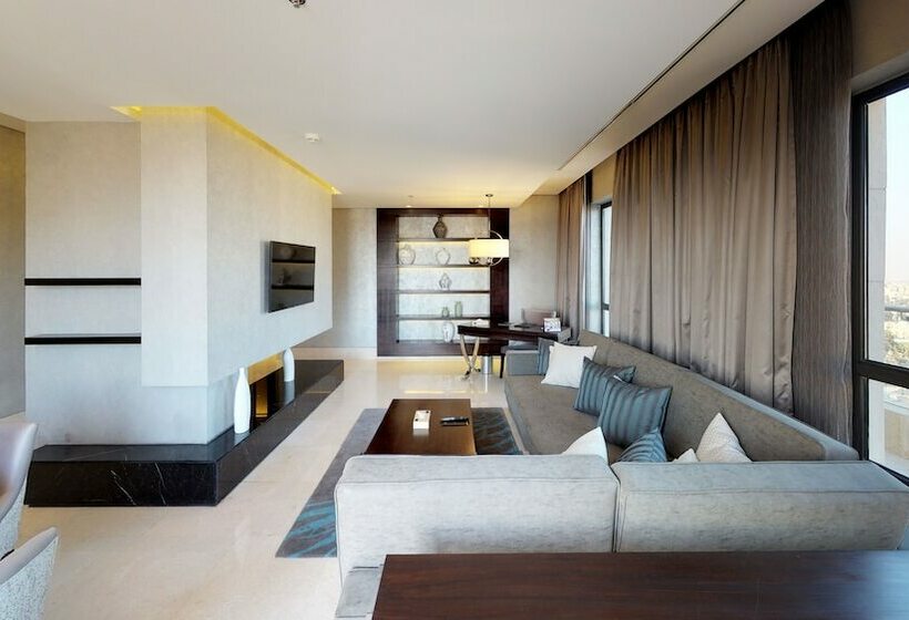 سوئیت سلطنتی 3 خوابه, The House Boutique Suites