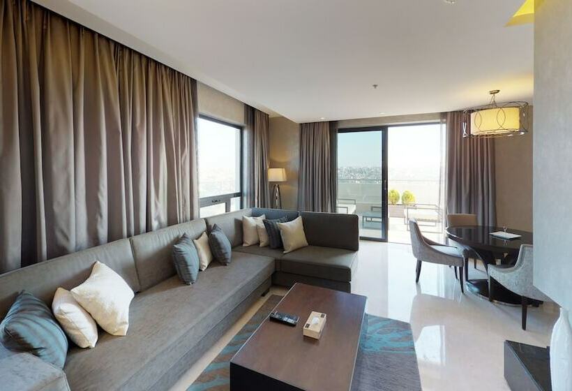 سوئیت سلطنتی 3 خوابه, The House Boutique Suites