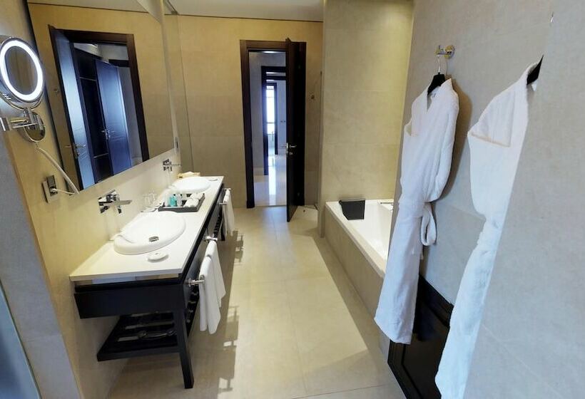 سوئیت سلطنتی 3 خوابه, The House Boutique Suites